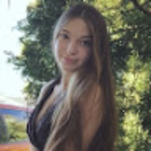 Meet your Posher, Becca